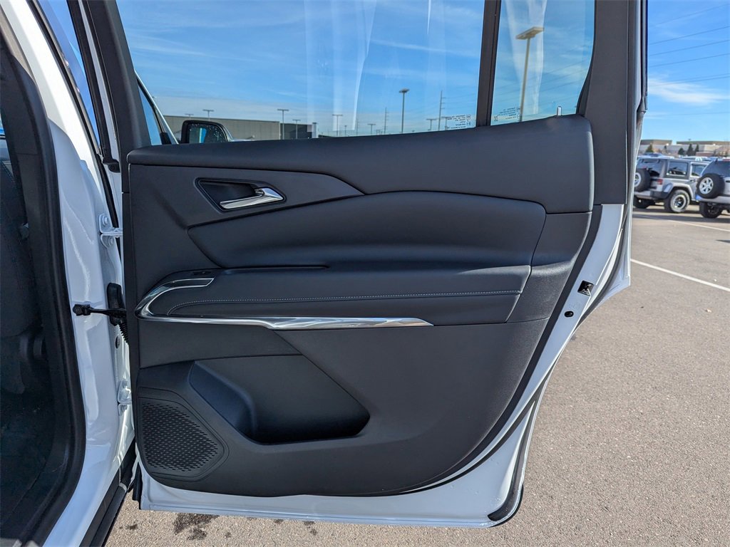 New 2026 Chevrolet Traverse LT w/ LPO, Floor Liner Package image 39