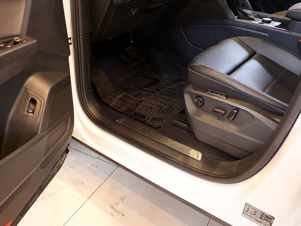 Used 2023 Volkswagen Atlas SEL image 52