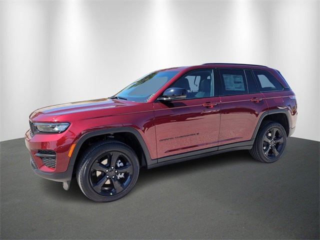 New 2025 Jeep Grand Cherokee Altitude image 2