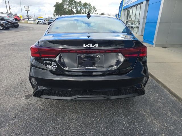 Used 2024 Kia Forte LX FWD image 4