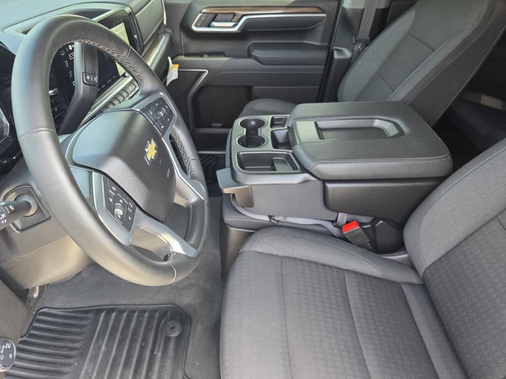 Used 2025 Chevrolet Silverado 1500 LT w/ Safety Package AWD/4WD image 12