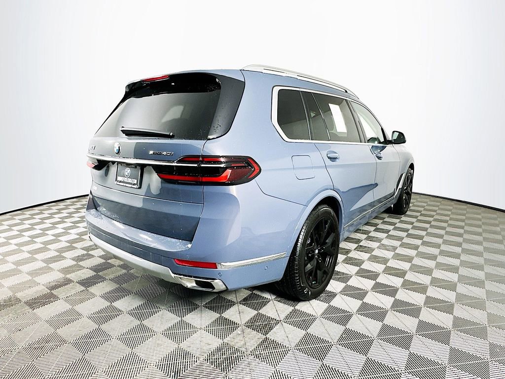 Used 2025 BMW X7 xDrive40i image 9