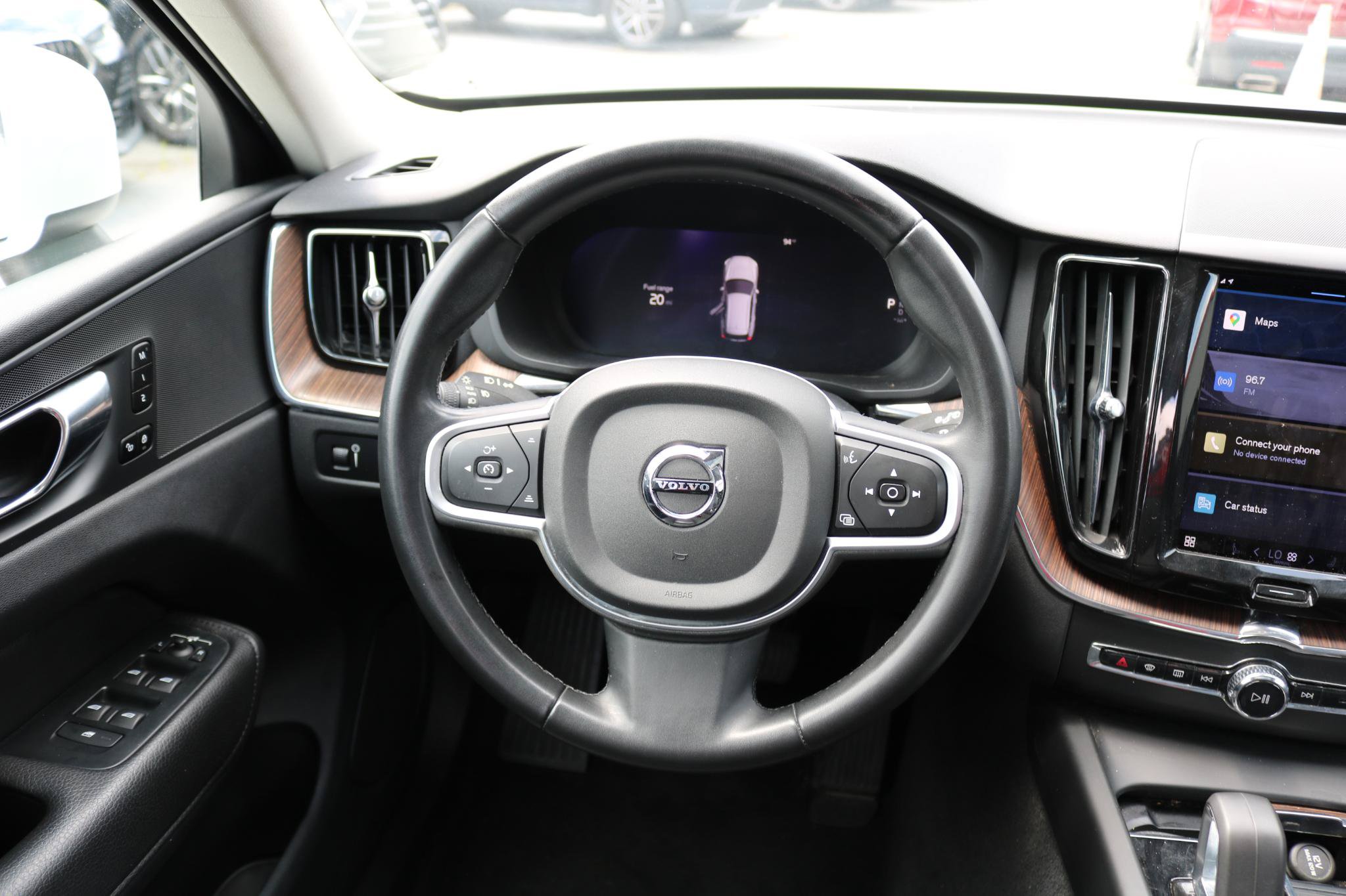 Used 2022 Volvo XC60 B5 Momentum AWD/4WD image 29