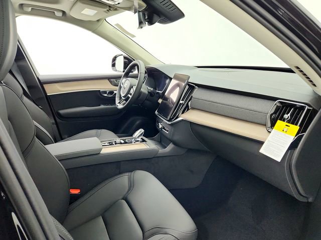 New 2025 Volvo XC90 B6 Plus w/ Protection Package Premier image 17