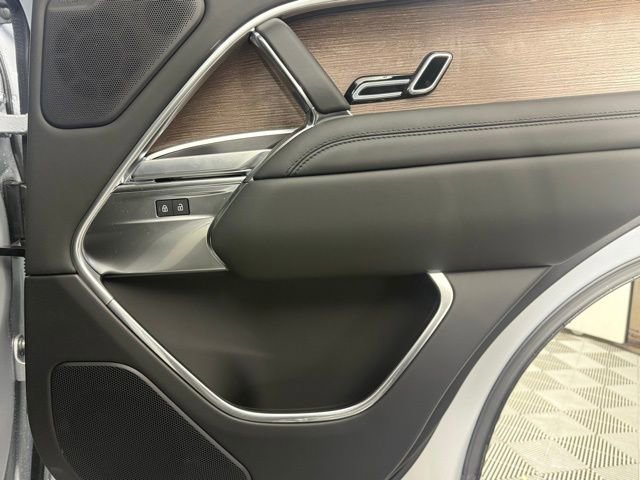 Used 2025 Land Rover Range Rover SE image 29