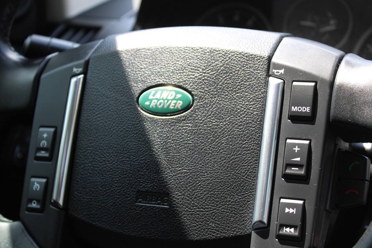 Used 2011 Land Rover LR2 HSE AWD/4WD image 18