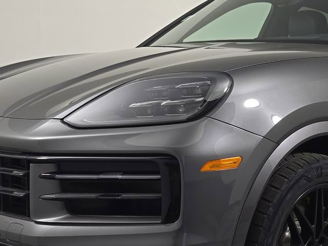 Certified 2025 Porsche Cayenne E-Hybrid Coupe image 12