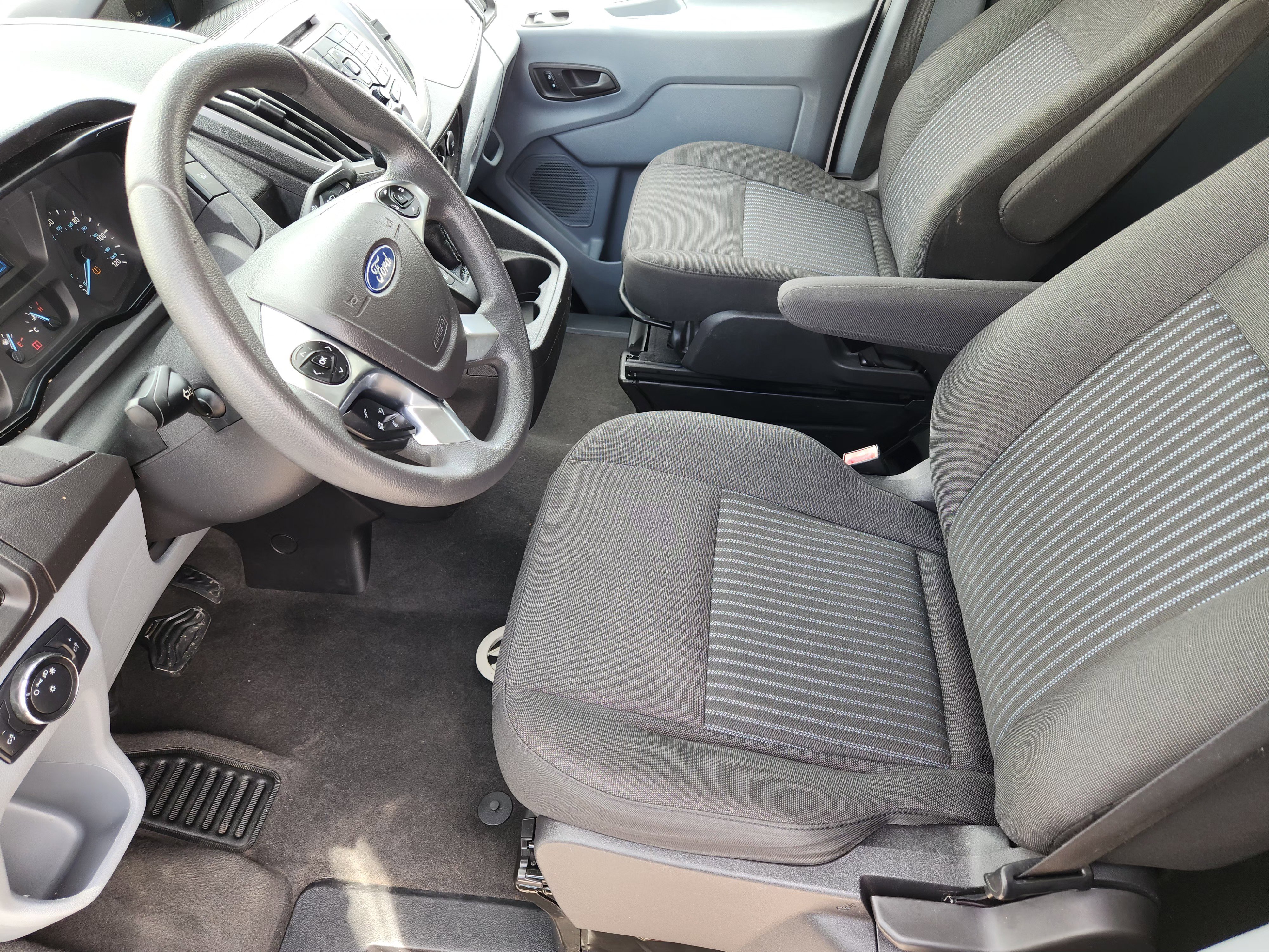 Used 2018 Ford Transit 350 XLT RWD image 12