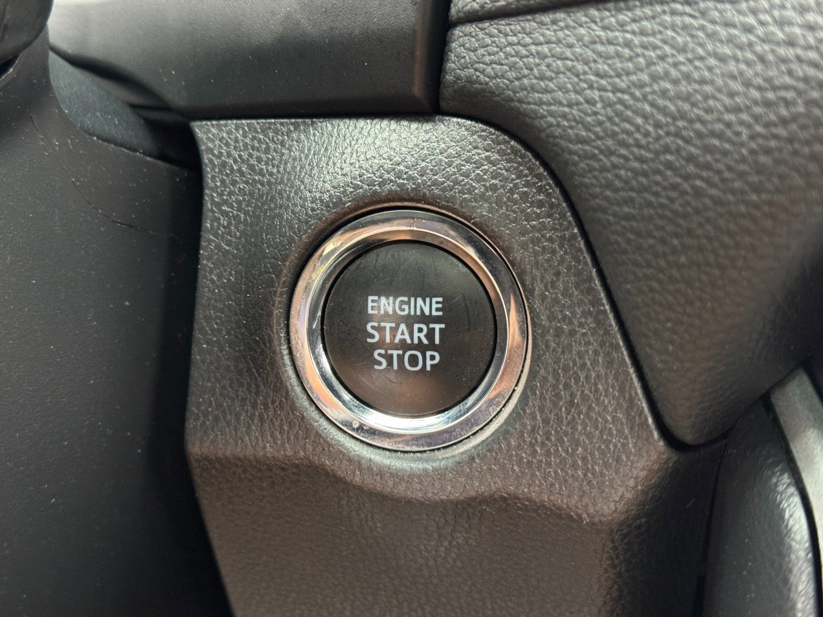 Used 2025 Toyota RAV4 XLE w/ Convenience Package FWD image 22