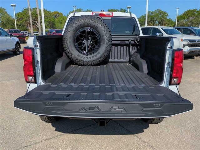 New 2025 Chevrolet Colorado ZR2 w/ ZR2 Bison Edition image 12