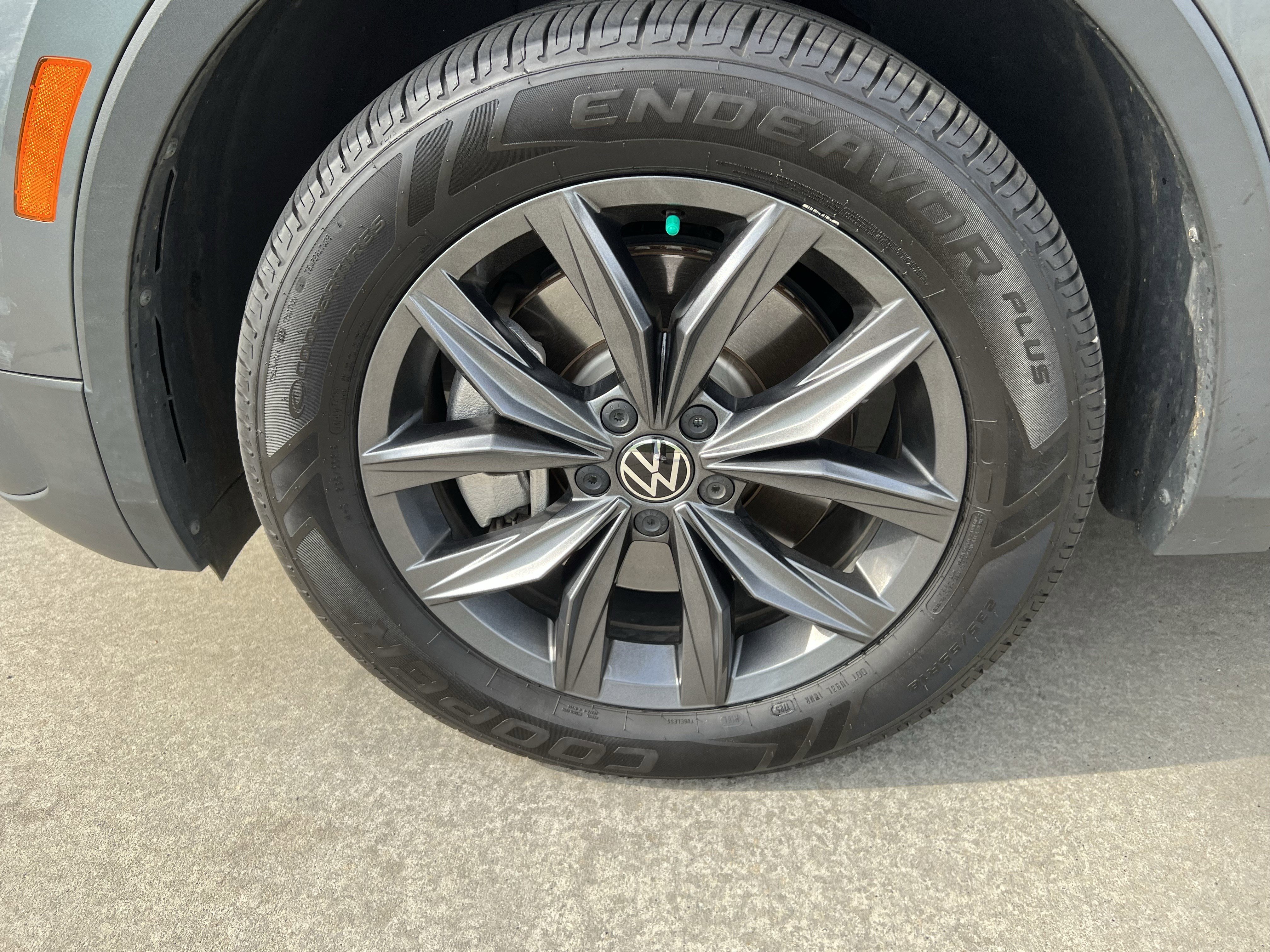 Used 2022 Volkswagen Tiguan SE image 13