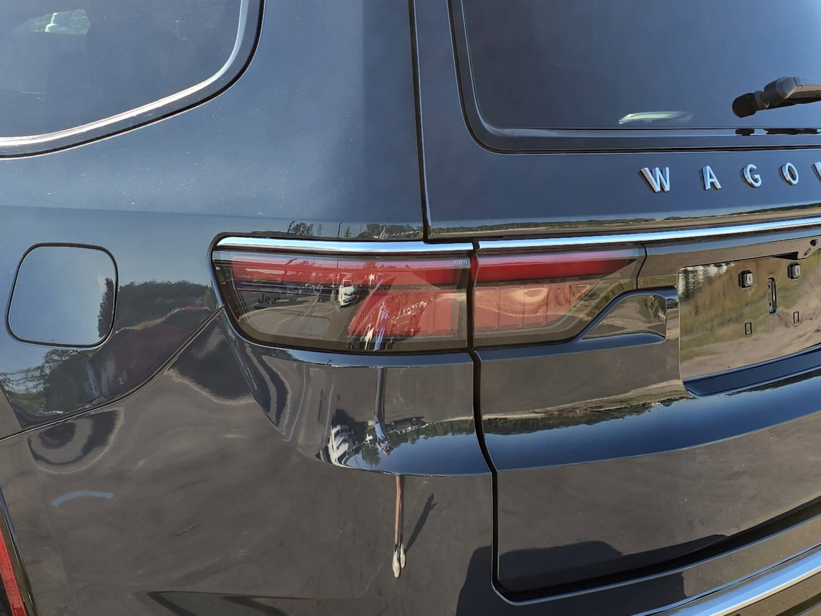 Used 2024 Jeep Wagoneer 4WD image 36