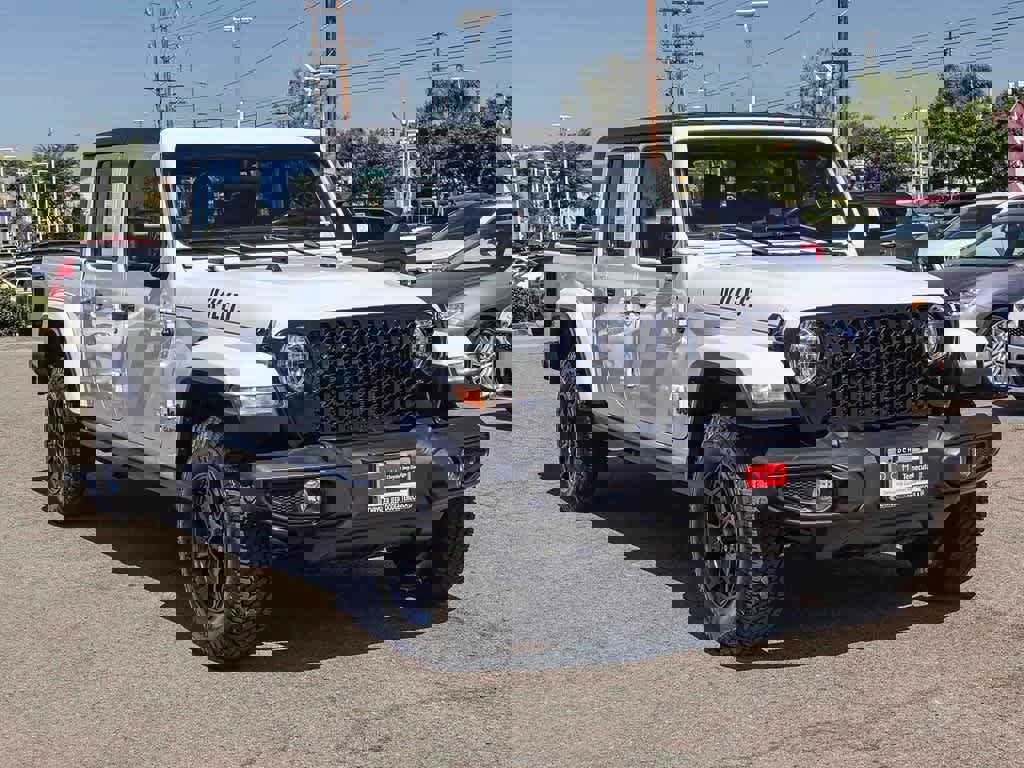 Certified 2022 Jeep Gladiator Sport image 3