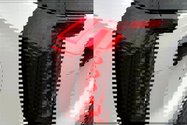 Used 2022 GMC Yukon AT4 image 29