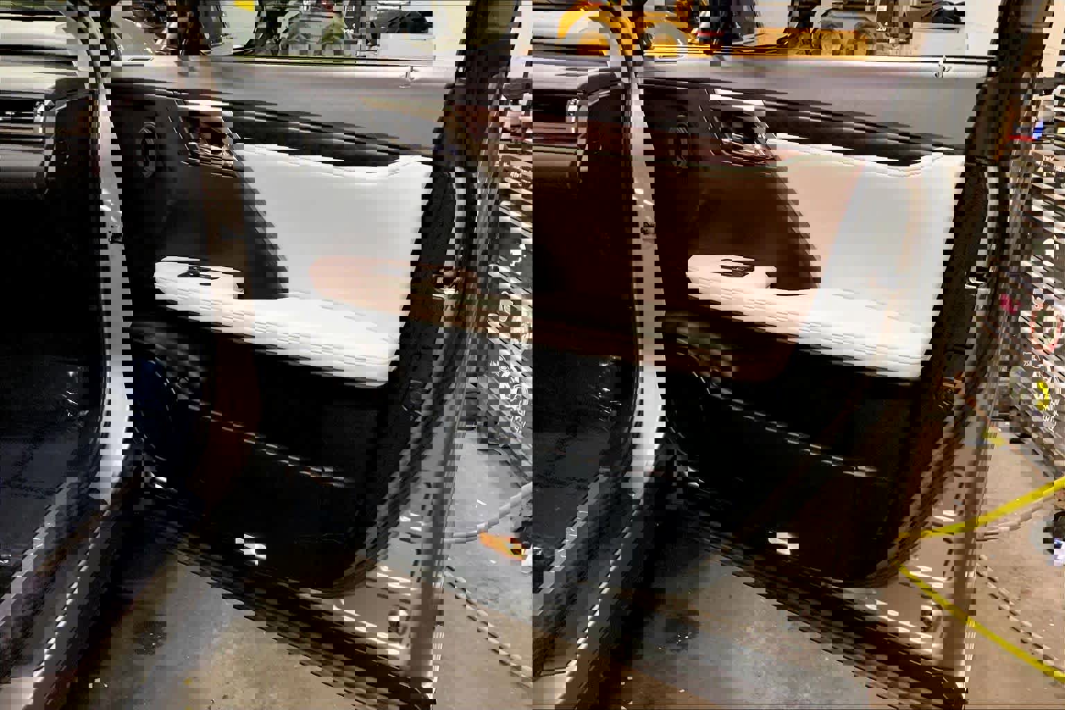 Used 2020 Lexus RX 450h AWD w/ Premium Package image 23