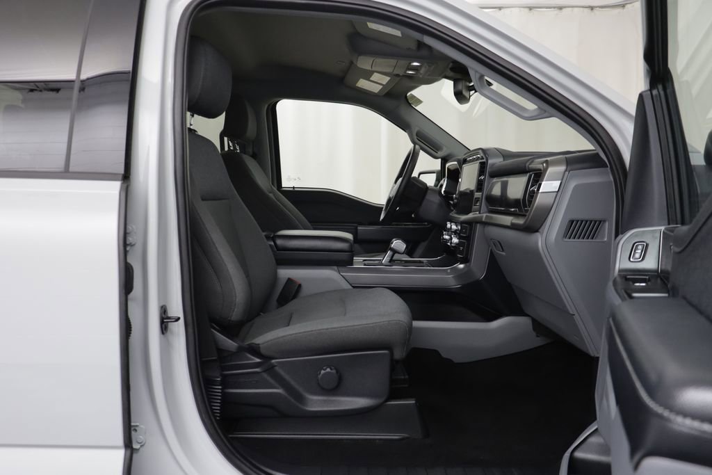 Used 2024 Ford F150 Lightning XLT image 19