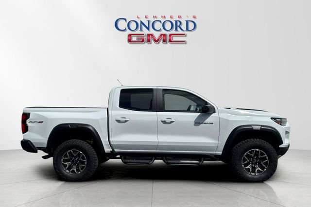 Used 2025 Chevrolet Colorado ZR2 w/ Technology Package image 3