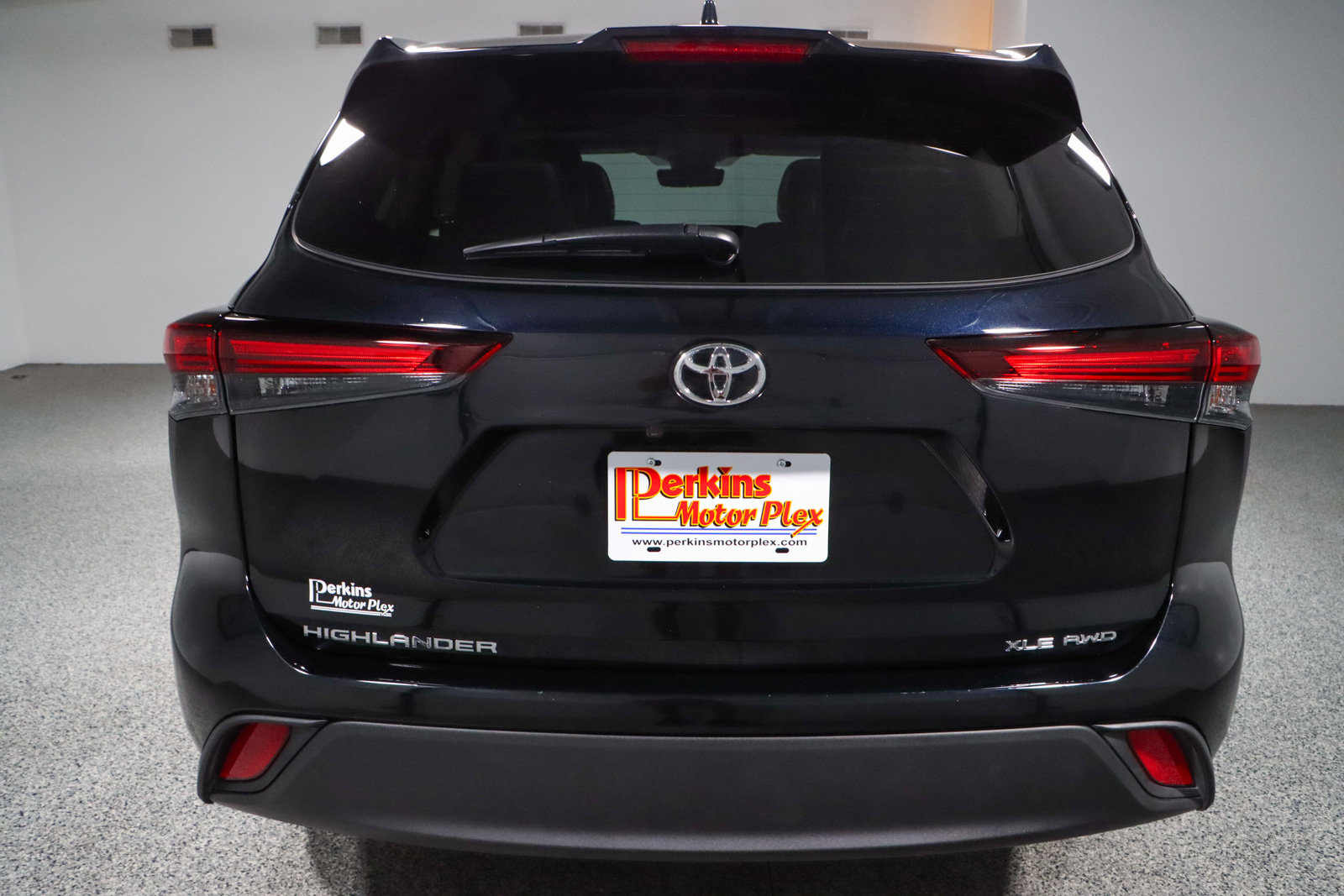 Used 2024 Toyota Highlander XLE image 8