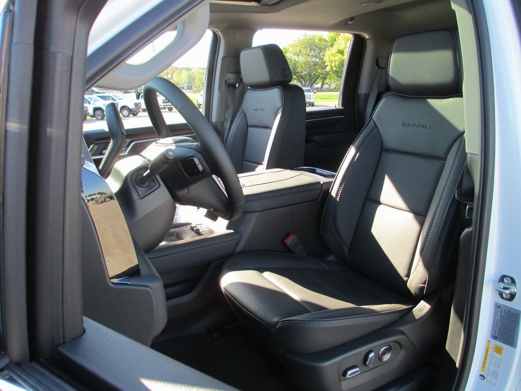 New 2026 GMC Sierra 3500 Denali w/ Denali Reserve Package image 9
