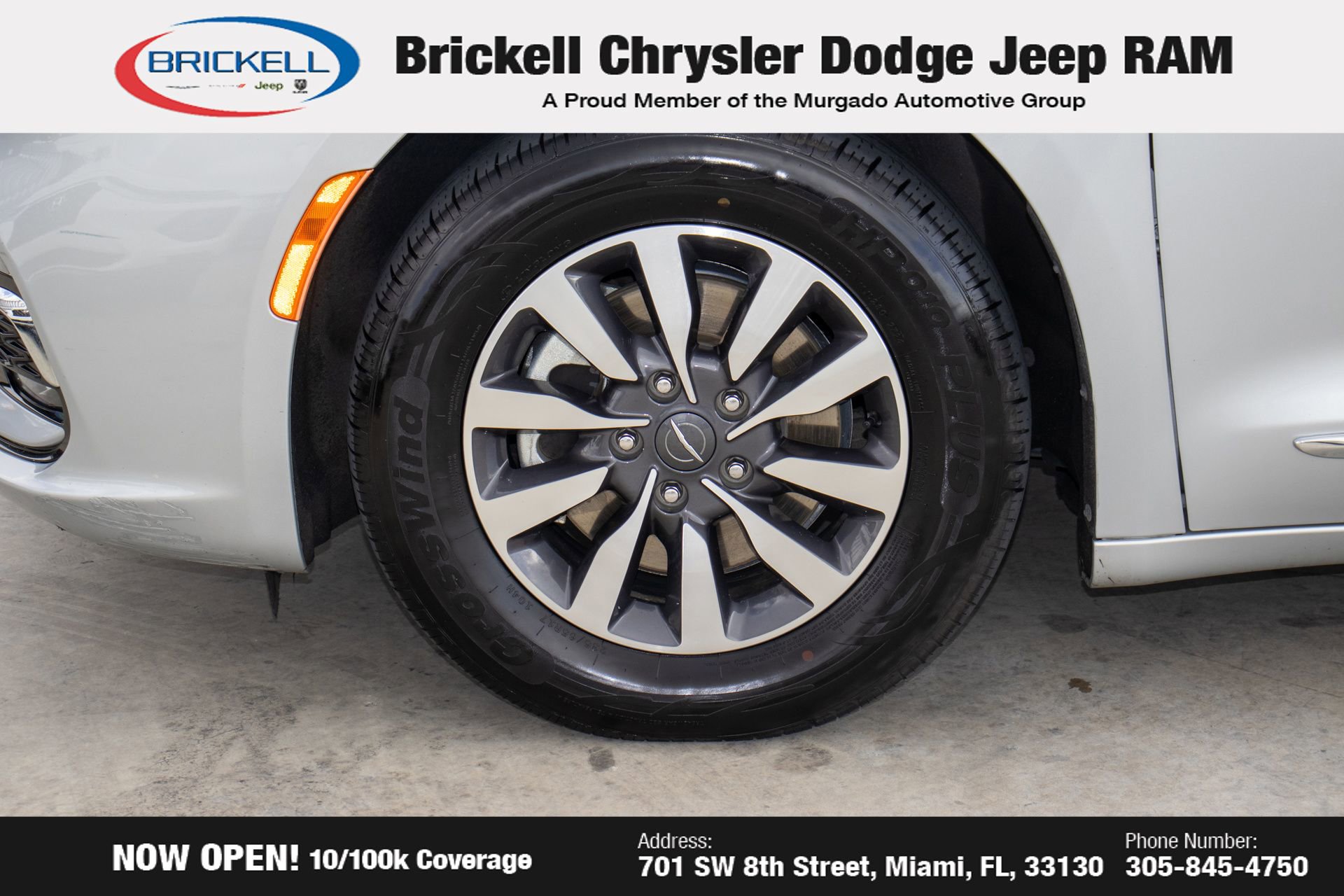 Used 2023 Chrysler Pacifica Limited image 36