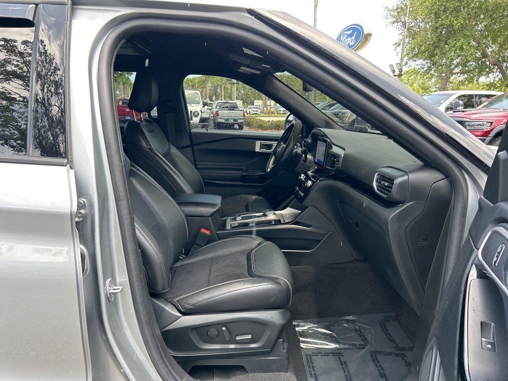 Used 2023 Ford Explorer ST image 36