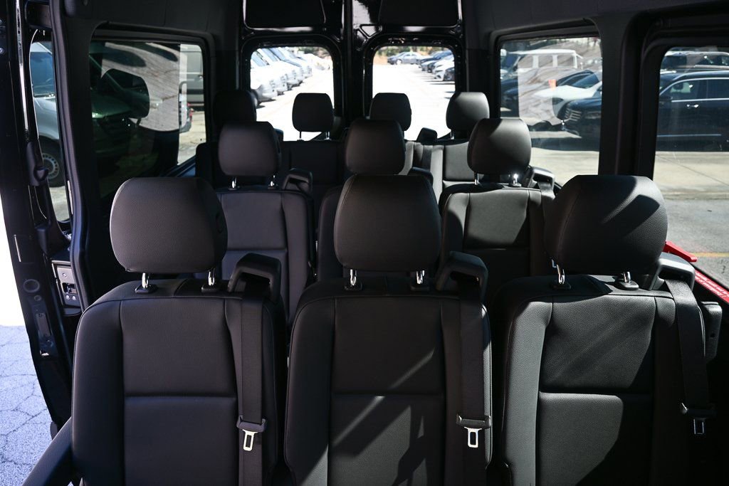 Used 2025 Mercedes-Benz Sprinter 2500 image 15