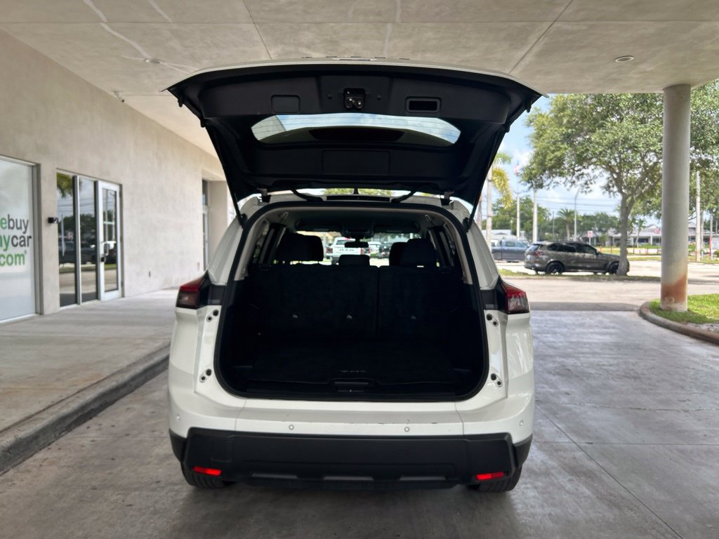 Used 2024 Nissan Rogue S FWD image 29