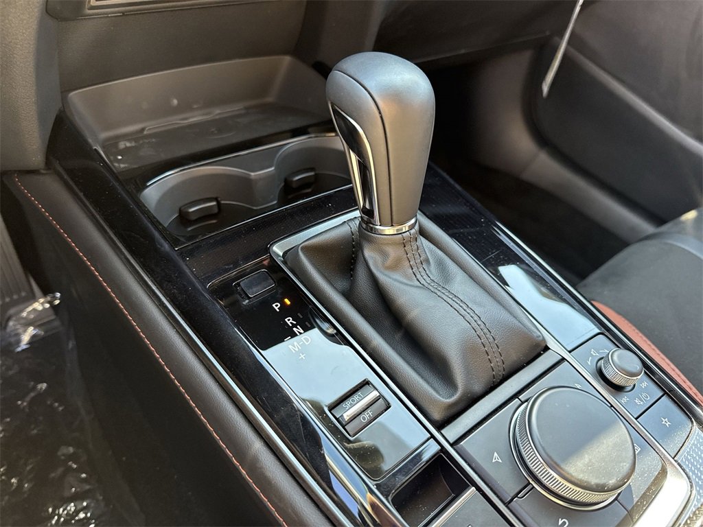 New 2024 MAZDA CX-30 Carbon image 54