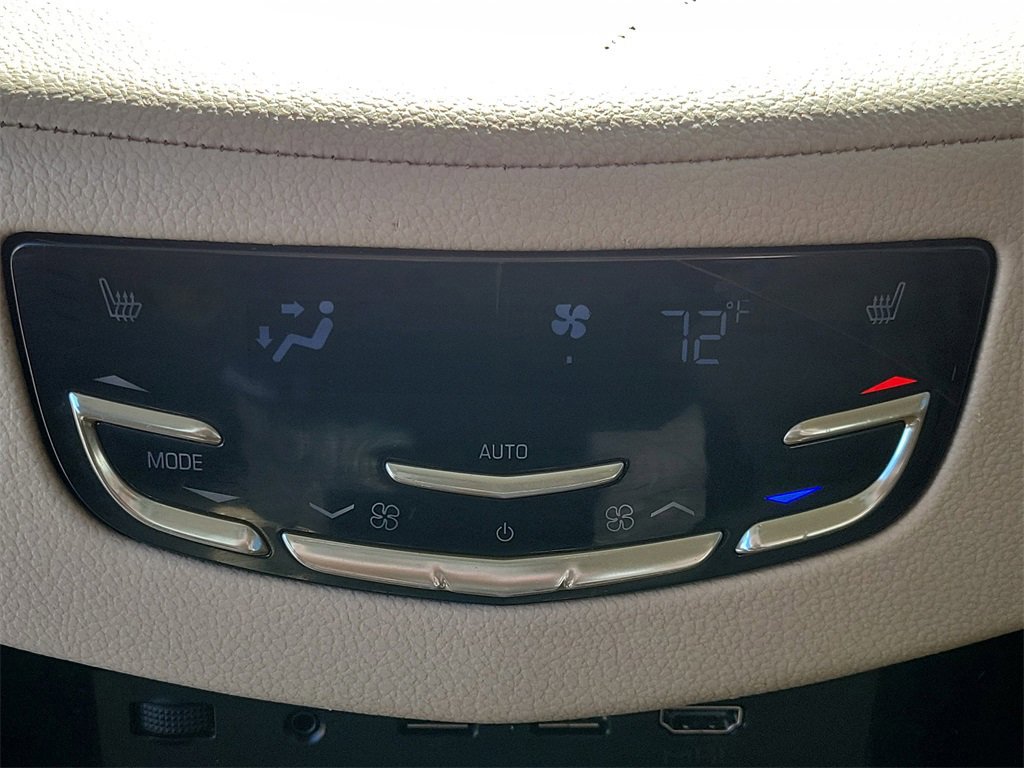 Used 2019 Cadillac Escalade Luxury image 16