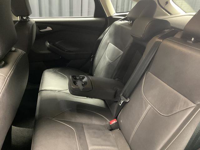 Used 2016 Ford Focus Titanium image 8
