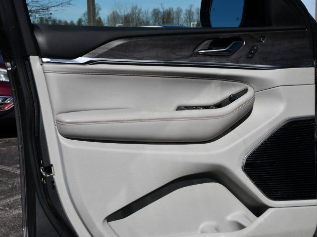 Used 2021 Jeep Grand Cherokee L Overland w/ Advanced Protech Group III image 10