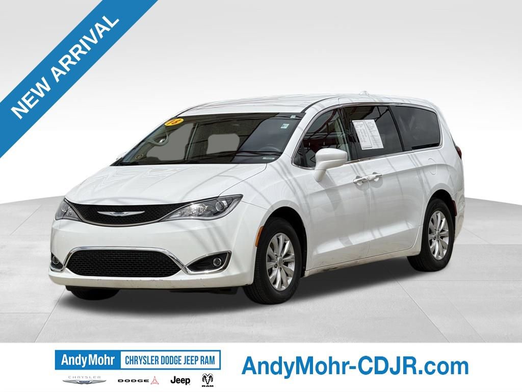 Used 2018 Chrysler Pacifica Touring Plus FWD image 3
