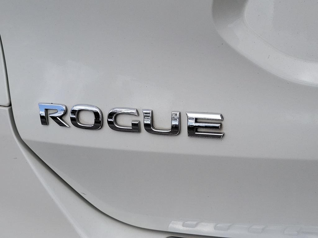 Used 2015 Nissan Rogue SV w/ SV Premium Package FWD image 8