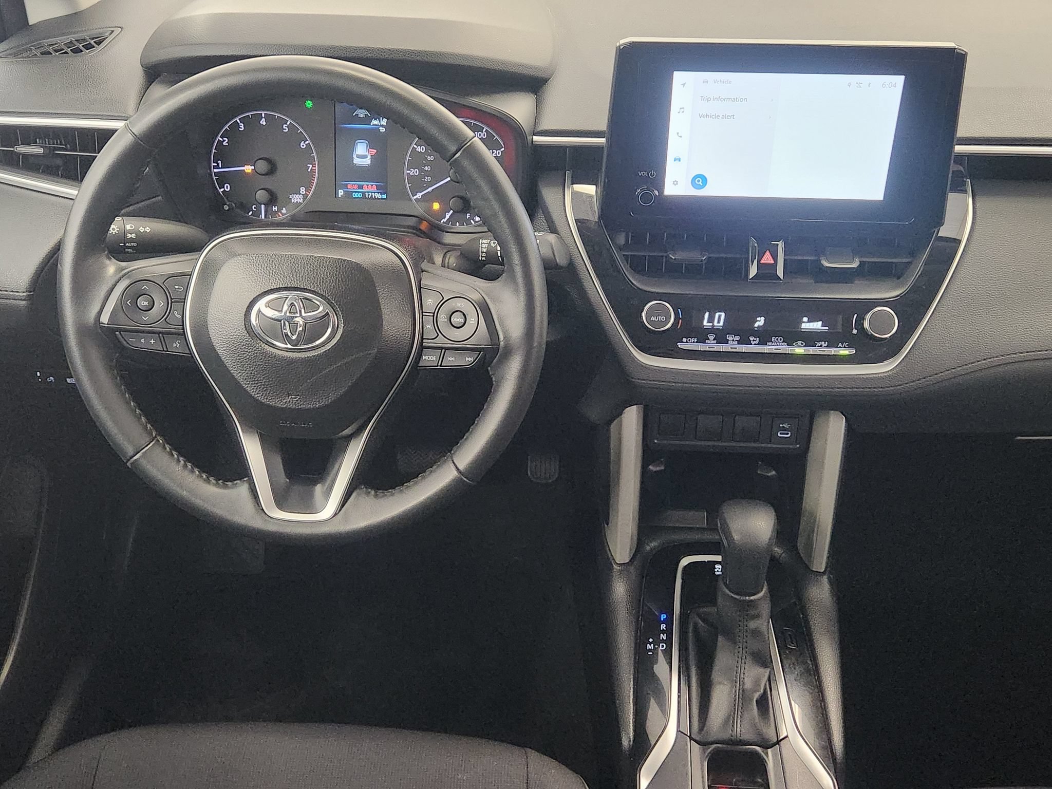 Used 2025 Toyota Corolla Cross LE FWD image 27