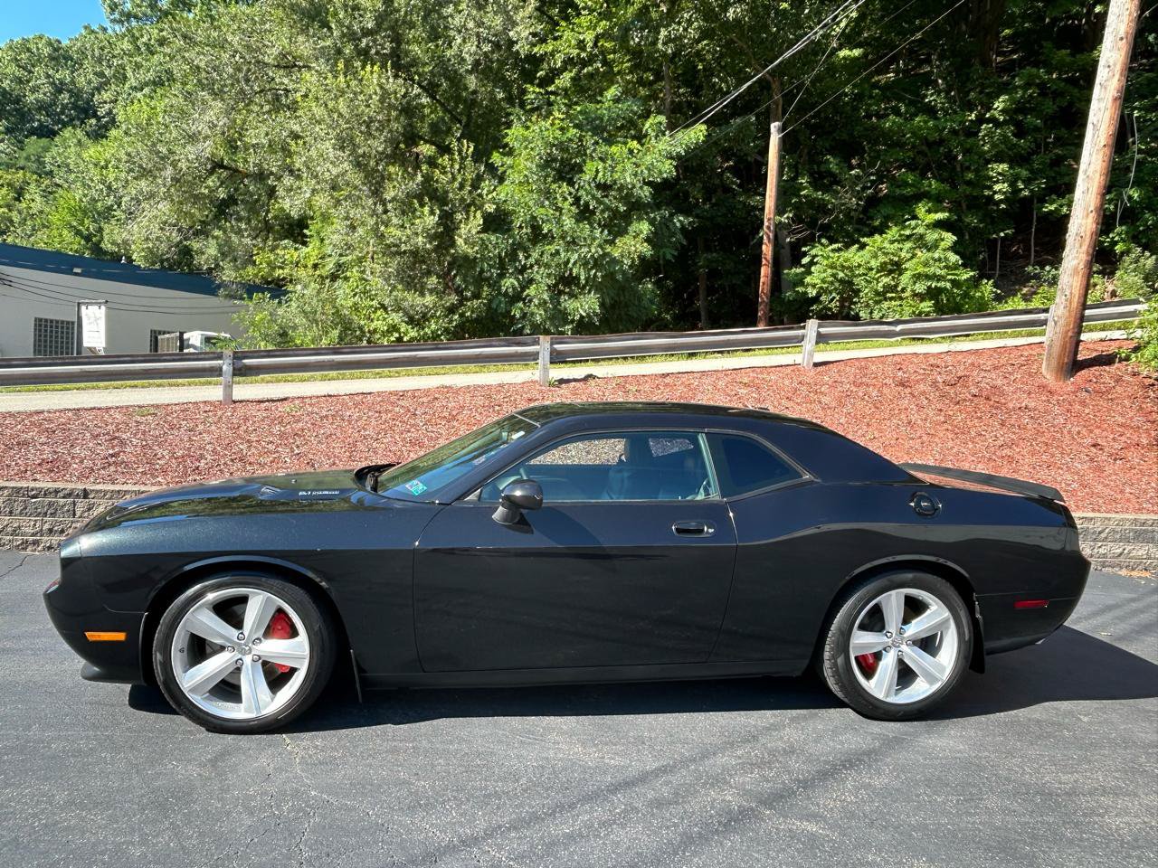 Used 2009 Dodge Challenger SRT8 RWD image 2