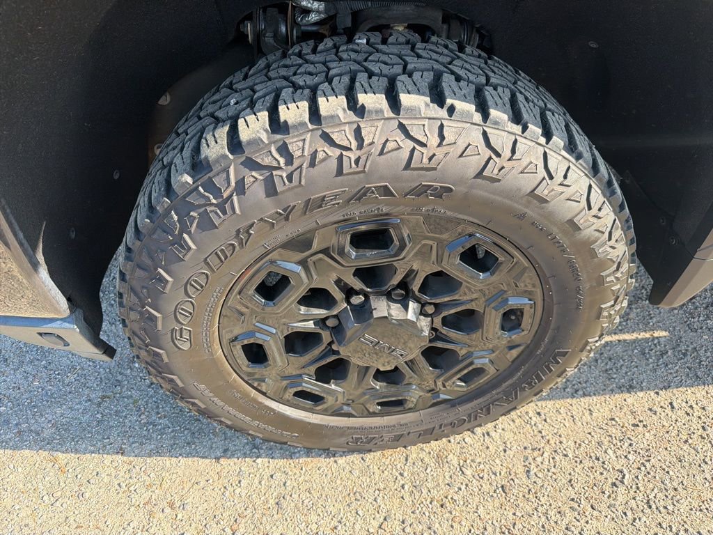 Used 2020 GMC Sierra 2500 AT4 w/ AT4 Premium Package image 10