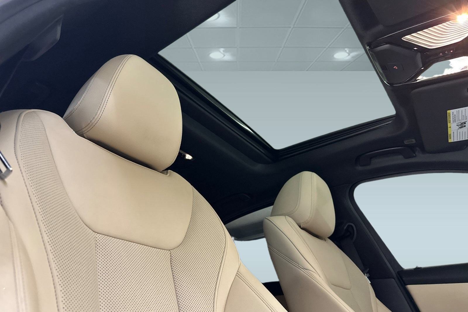 Certified 2023 BMW 330i Sedan w/ Driving Assistance Package image 25