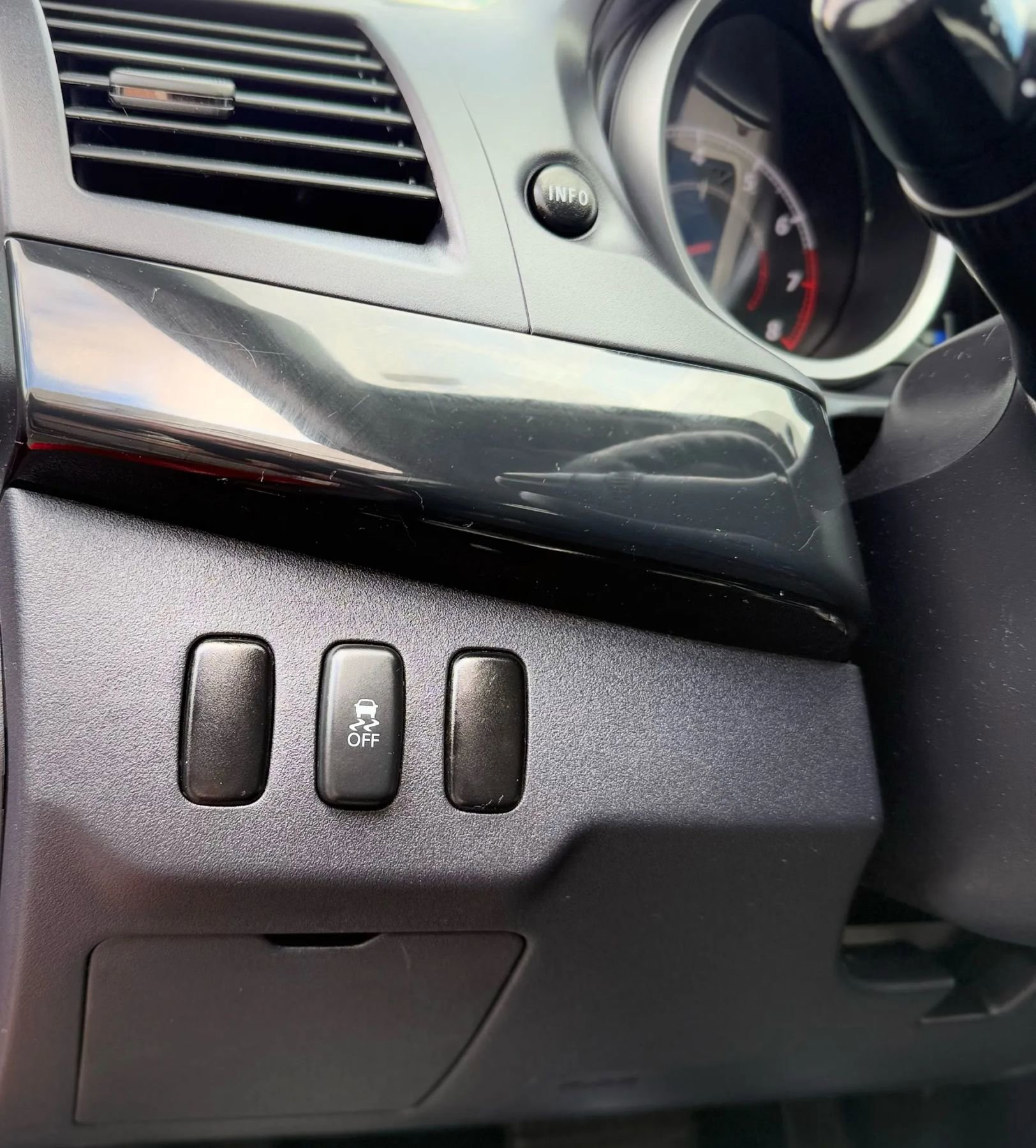 Used 2016 Mitsubishi Lancer AWD Sedan image 23