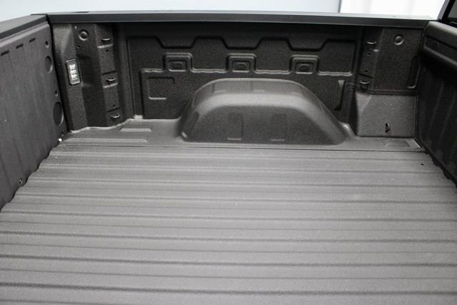 Used 2025 Chevrolet Silverado 1500 High Country w/ Technology Package image 15