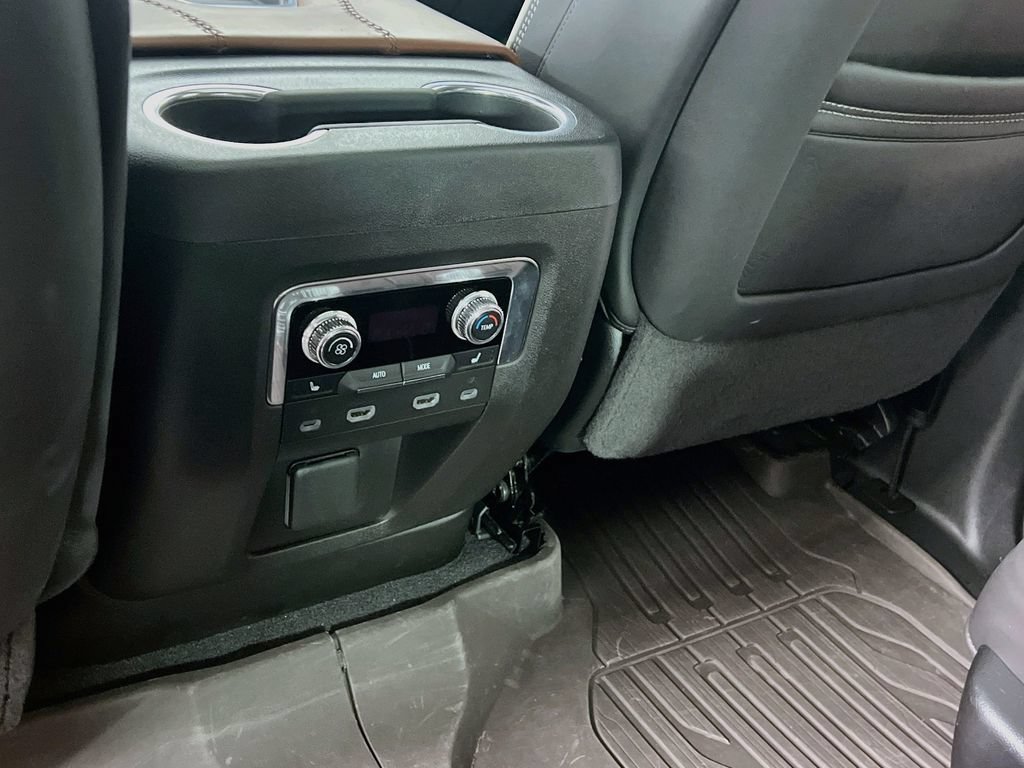 Certified 2024 GMC Yukon XL Denali Ultimate AWD/4WD image 27