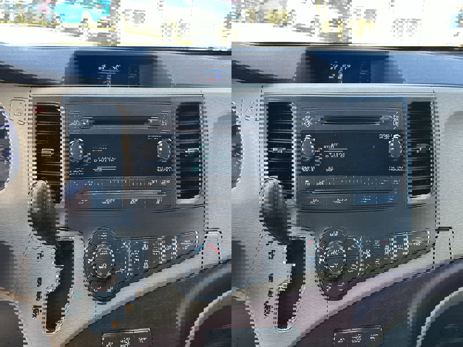 Used 2014 Toyota Sienna XLE image 12