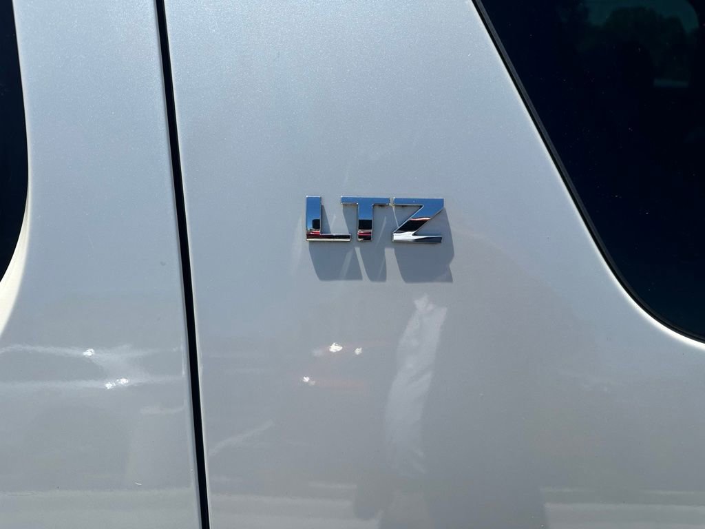 Used 2012 Chevrolet Suburban LTZ AWD/4WD image 5