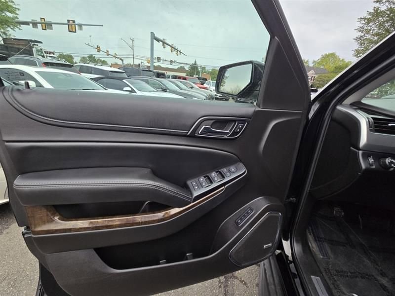 Used 2015 Chevrolet Suburban LT image 13