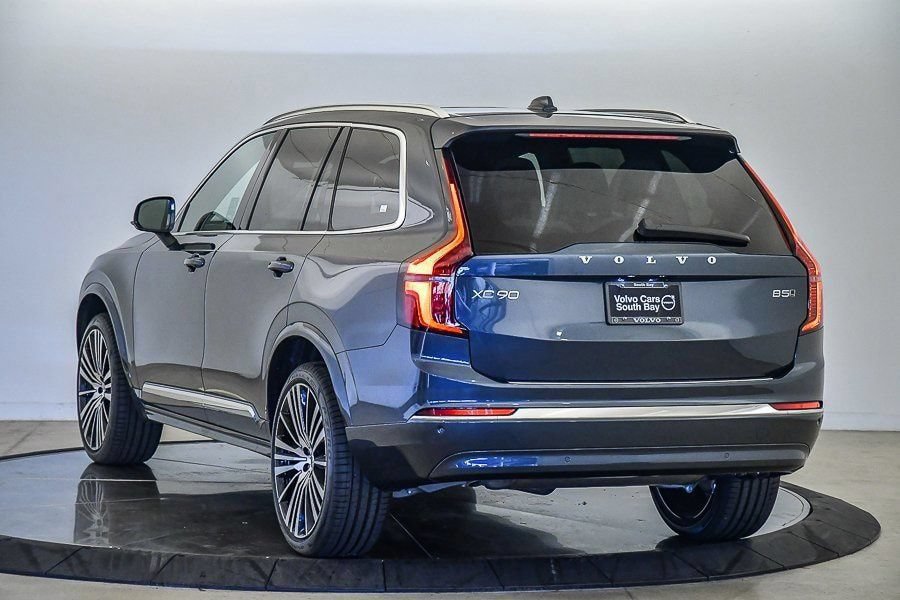 Used 2025 Volvo XC90 B5 Core w/ Protection Package Premier AWD/4WD image 2
