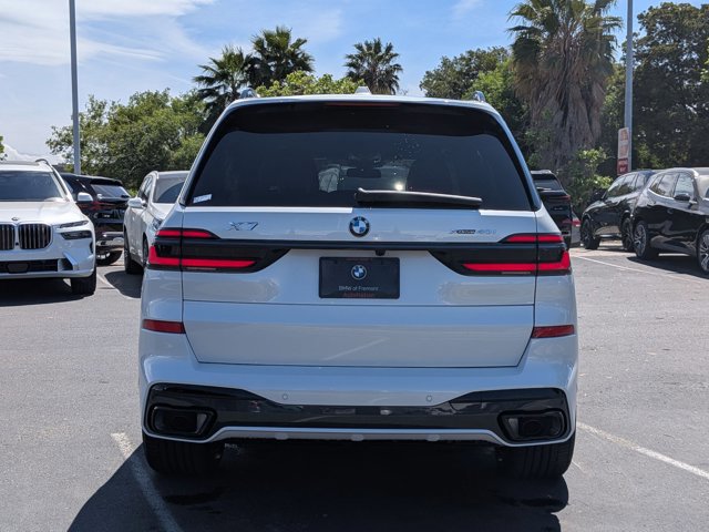 New 2026 BMW X7 xDrive40i image 8