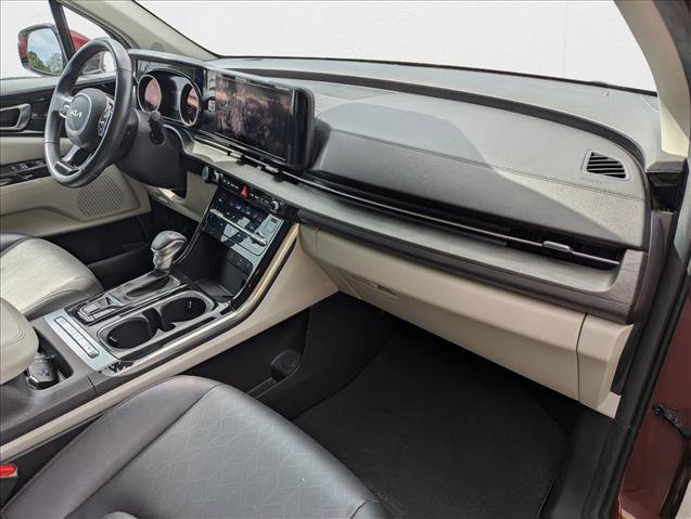 Used 2024 Kia Carnival EX image 26
