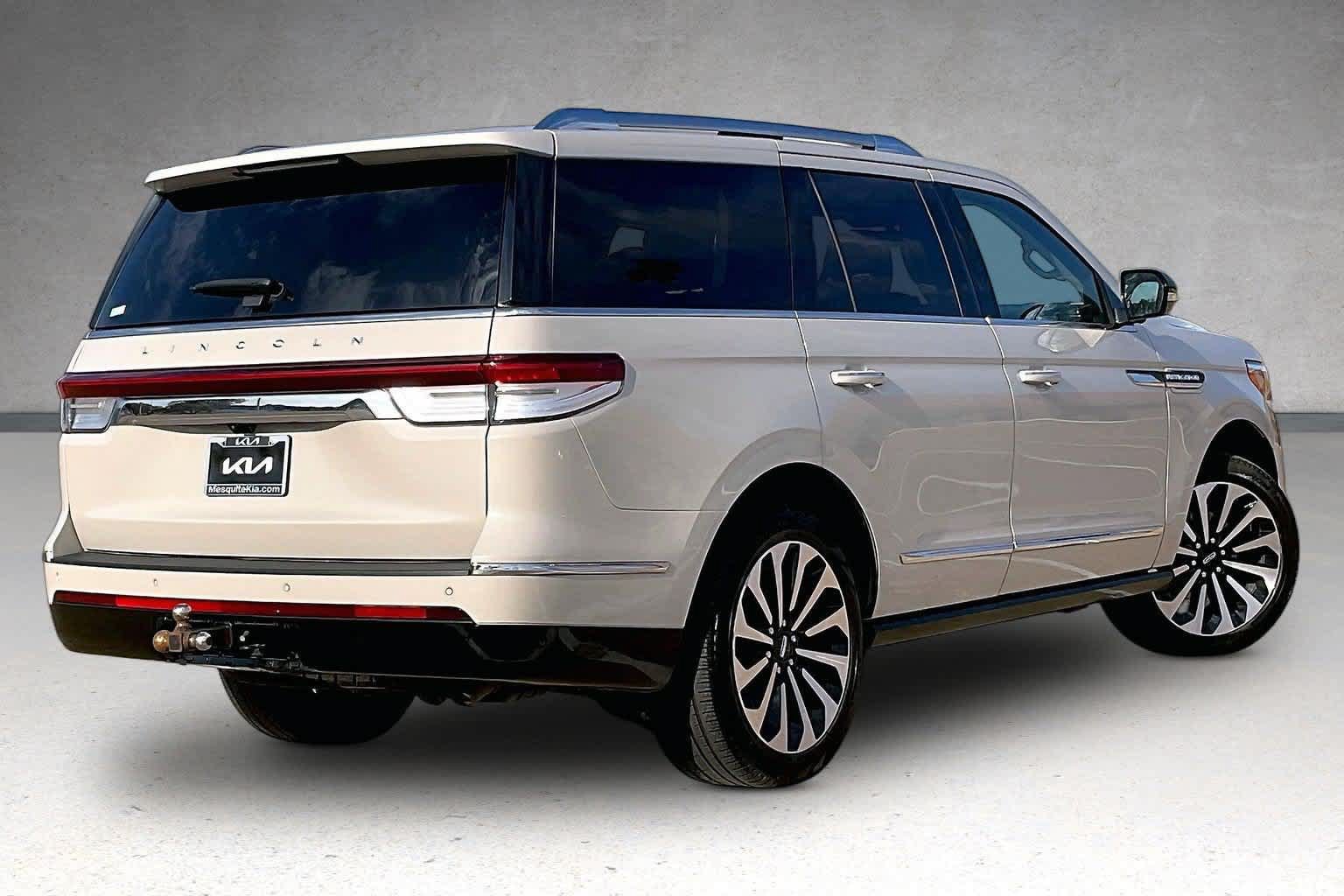 Used 2022 Lincoln Navigator Reserve AWD/4WD image 20