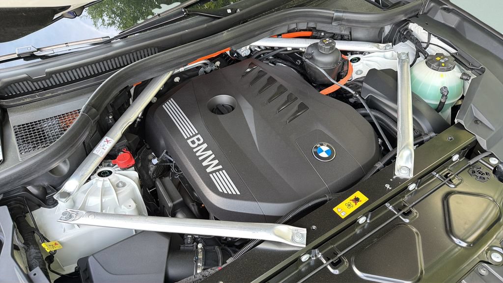 New 2026 BMW X5 xDrive50e w/ M Sport Package AWD/4WD image 23