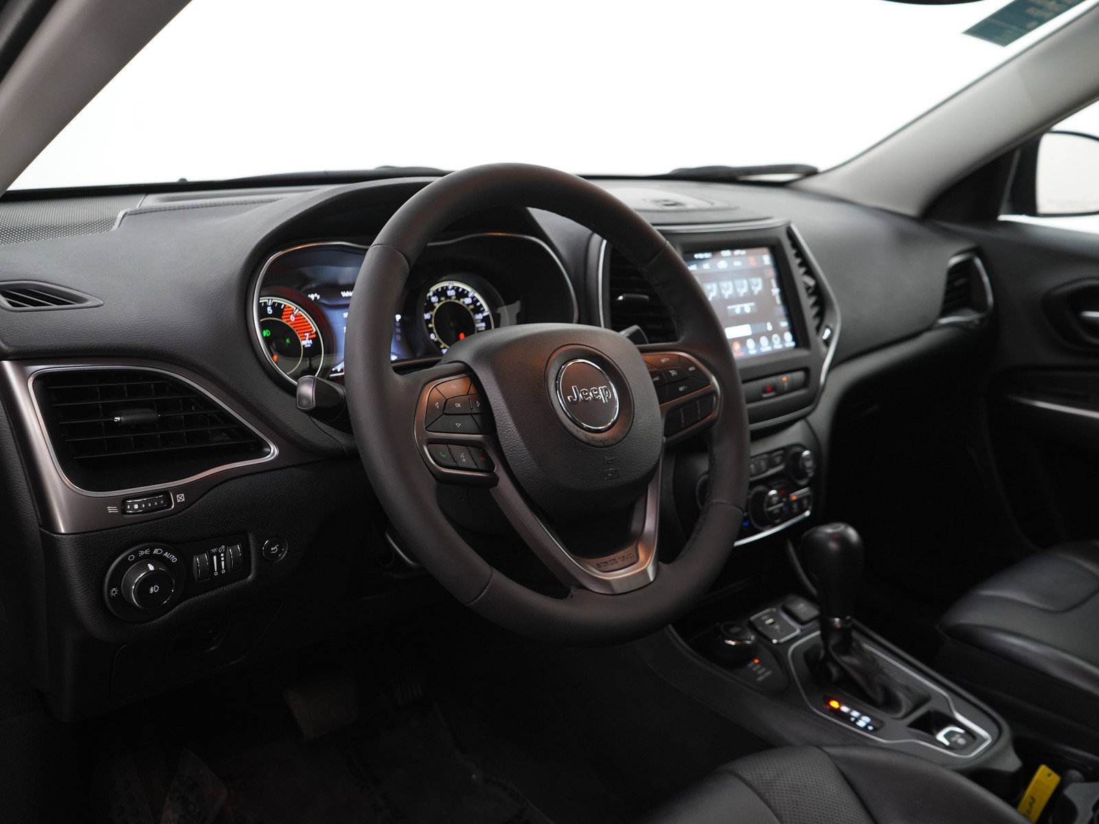 Used 2022 Jeep Cherokee Latitude Lux AWD/4WD image 17