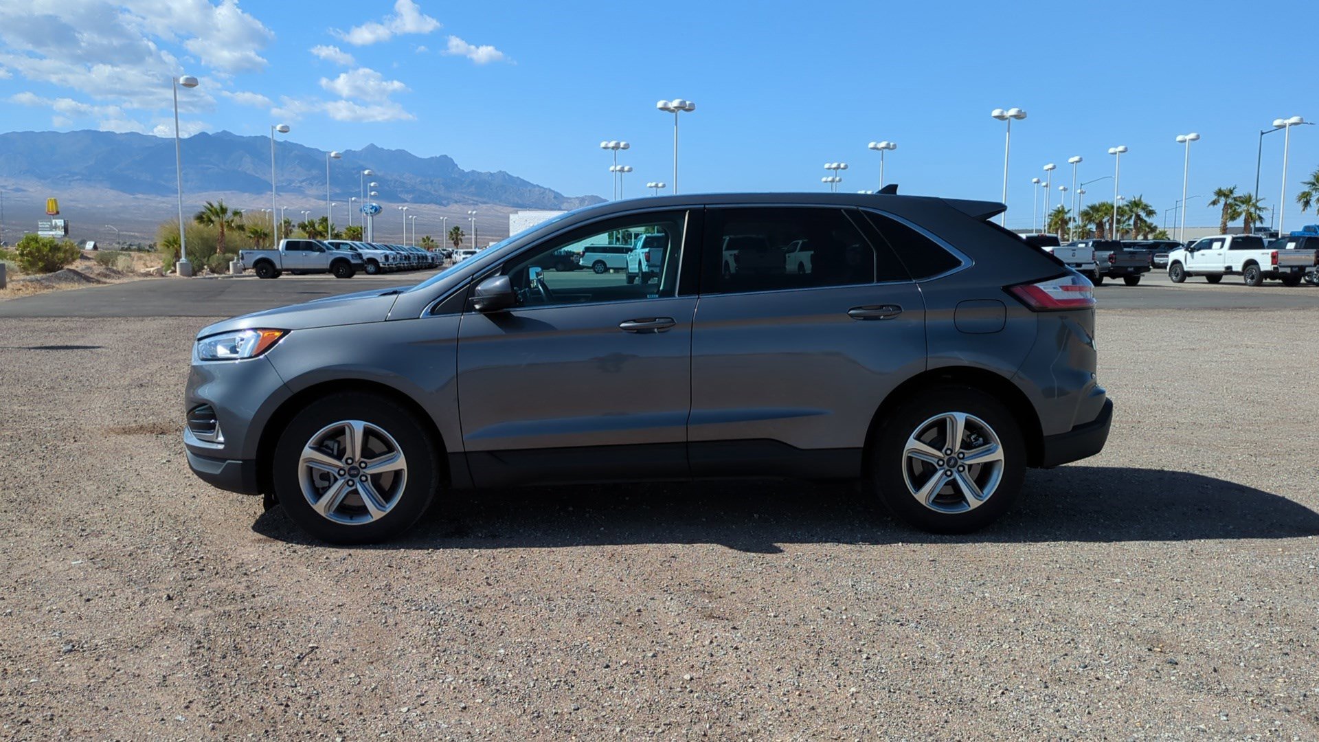 Used 2021 Ford Edge SEL w/ Convenience Package AWD/4WD image 6